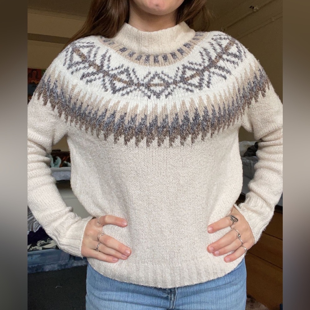 American Eagle Sweater